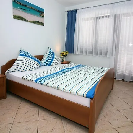 Apartamento 2 Bedroom In Tisno